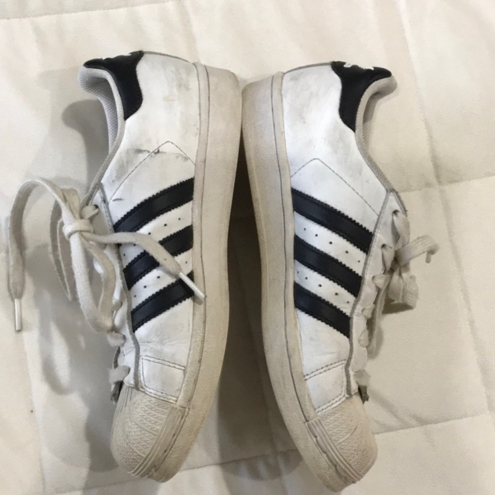 Adidas Superstar Size 6.5 Mens - Picture 2 of 5
